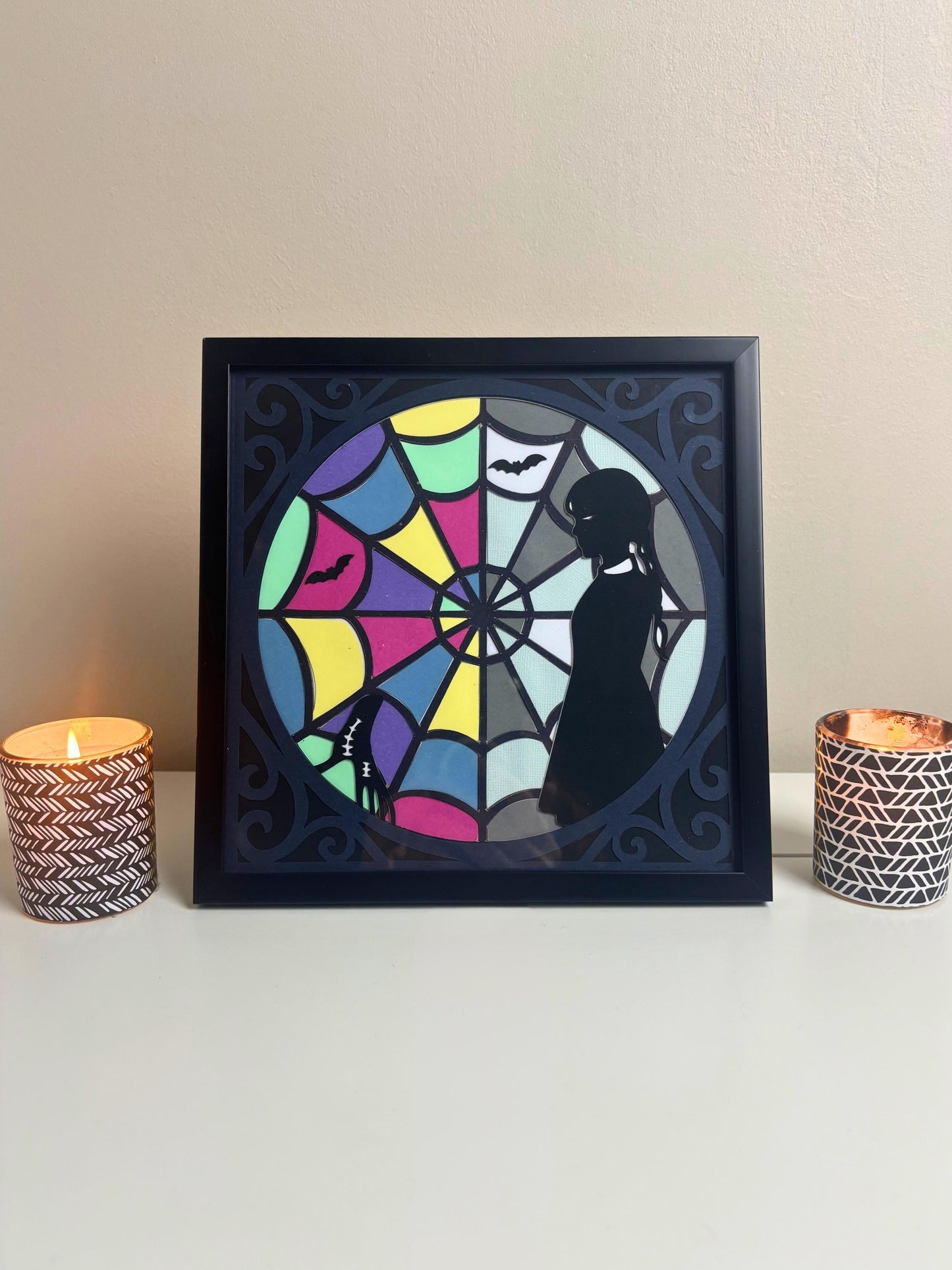 DIY Cadre Mercredi Addams vitrail fanart Netflix - fichier numérique pour machine de découpe