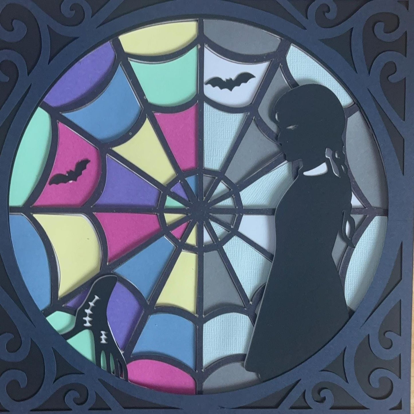 DIY Cadre Mercredi Addams vitrail fanart Netflix - fichier numérique pour machine de découpe